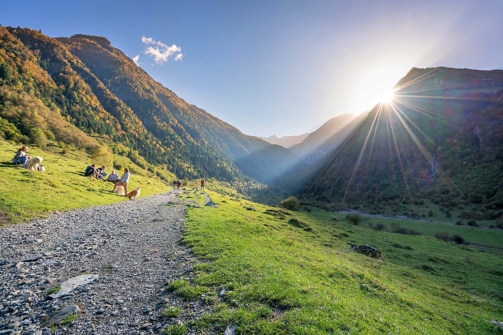 Chemin des granges d'Astau vers le lac d'Oô